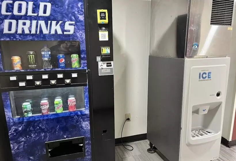 酒店 Red Roof Inn & Suites Indianapolis Airport