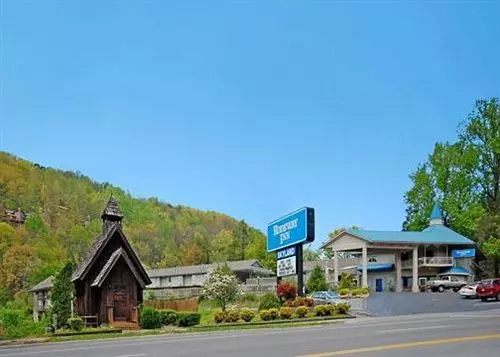 בית מלון כפרי Rodeway Inn Skyland