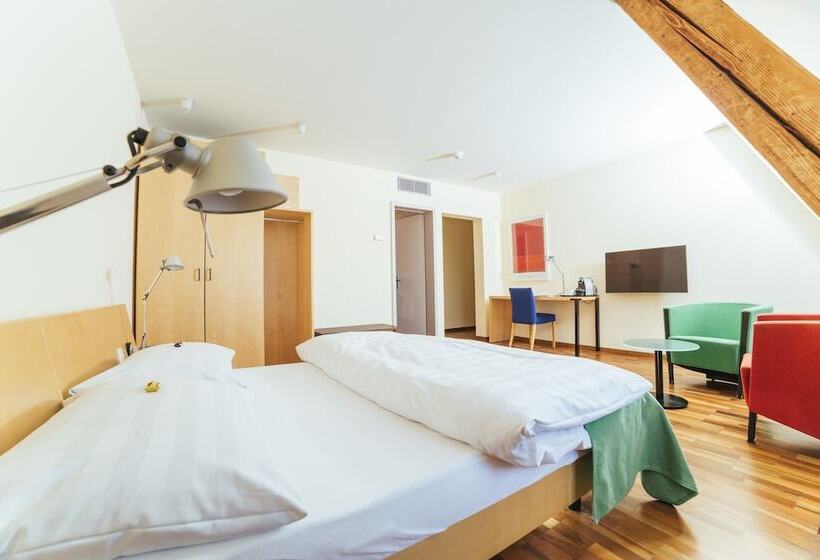 Royal Hotel Urban Living