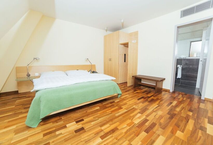 Royal Hotel Urban Living