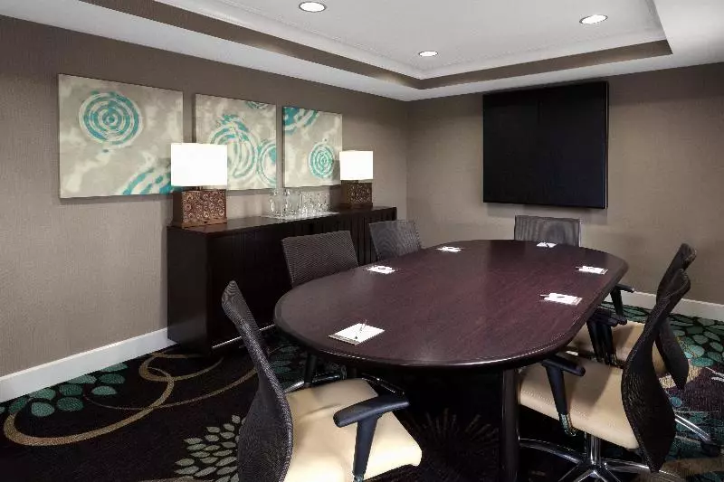 호텔 Staybridge Suites South Springfield By Ihg