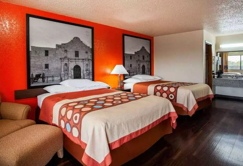 Otel Super 8 By Wyndham Giddings