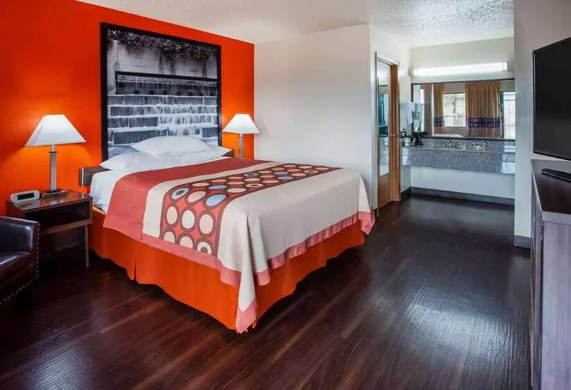 Otel Super 8 By Wyndham Giddings