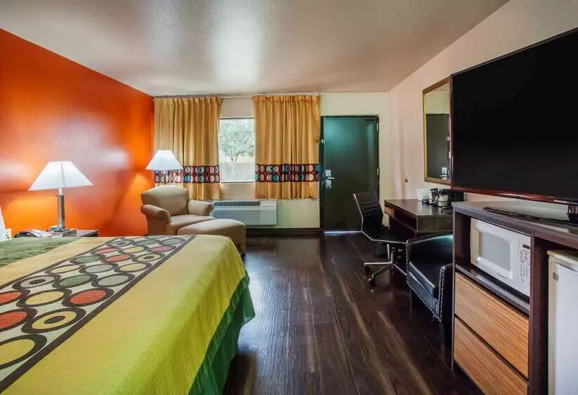 Otel Super 8 By Wyndham Giddings