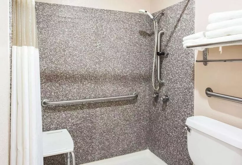 Otel Super 8 By Wyndham Giddings