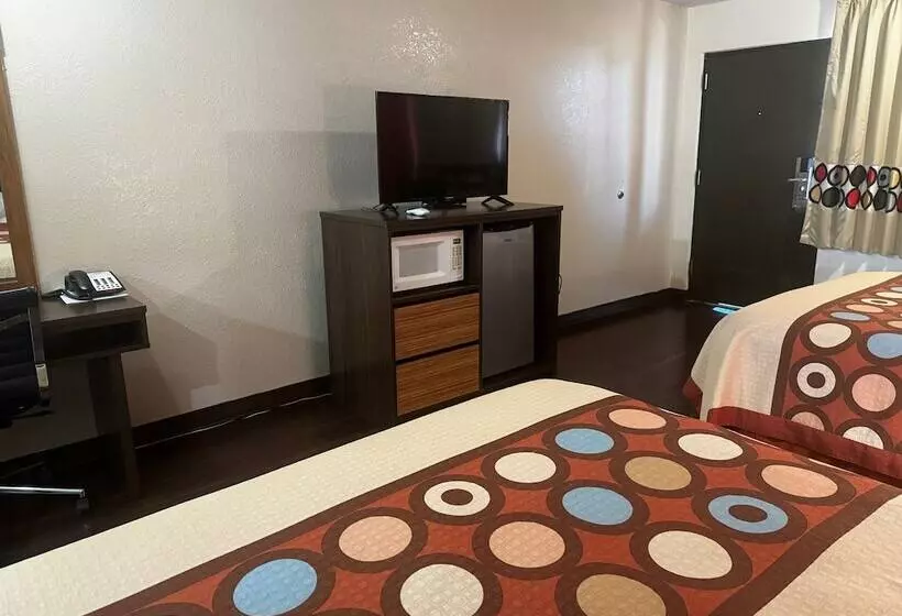 Otel Super 8 By Wyndham Giddings