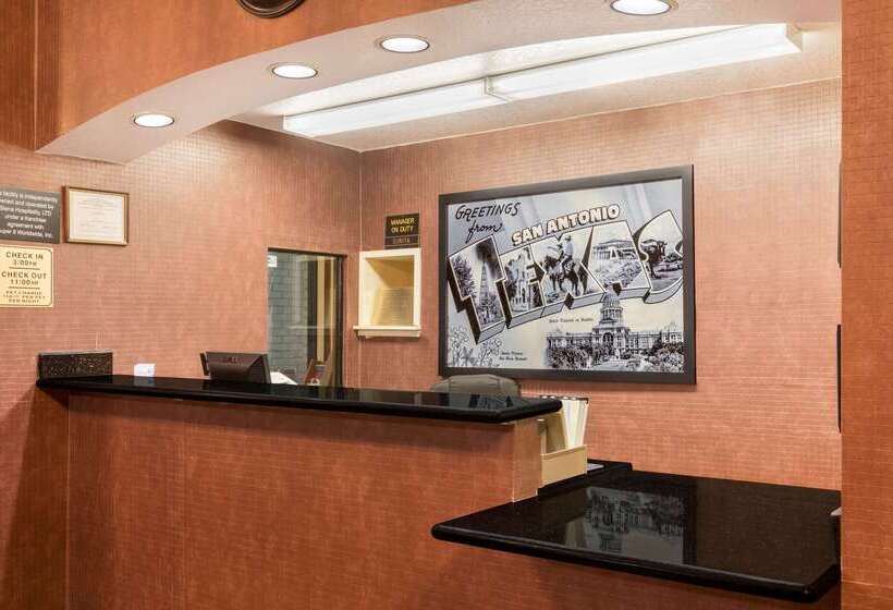 בית מלון כפרי Super 8 By Wyndham San Antonio At I10