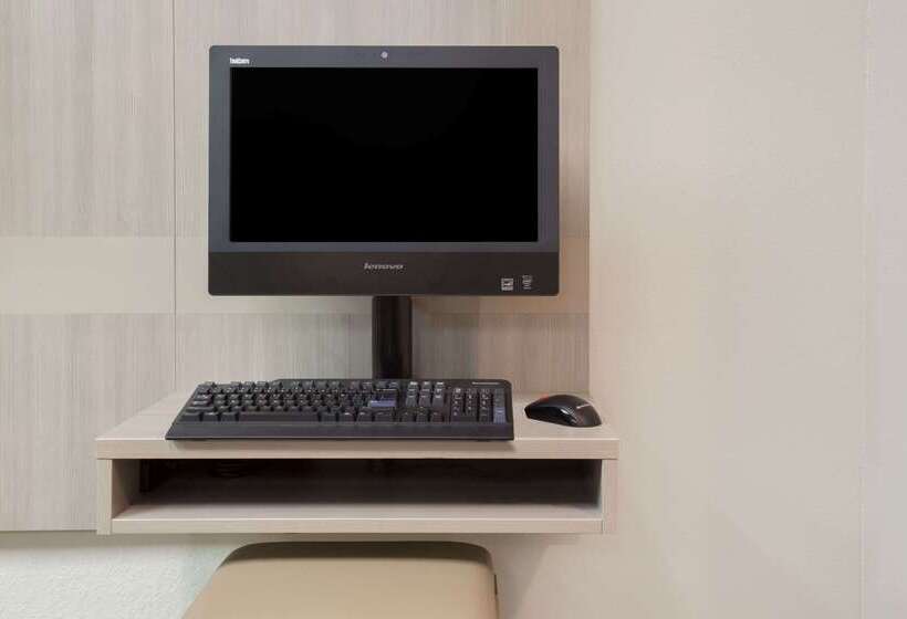 Microtel Inn & Suites By Wyndham Leesburg/mt Dora