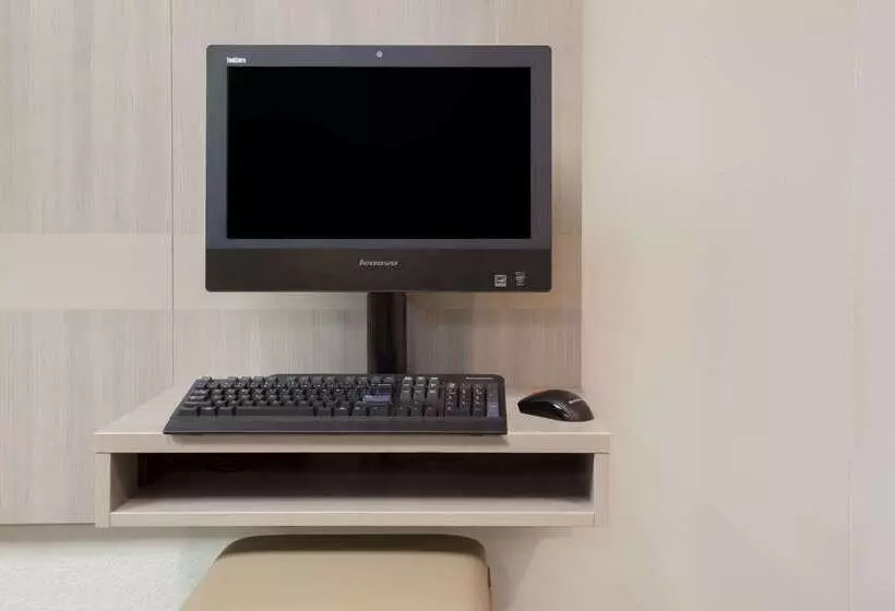 Microtel Inn & Suites By Wyndham Leesburg/mt Dora