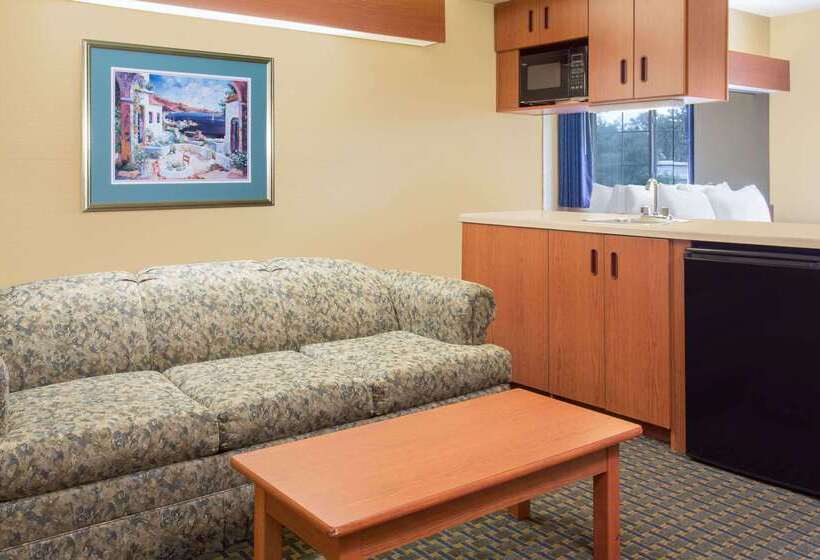 Microtel Inn & Suites By Wyndham Leesburg/mt Dora