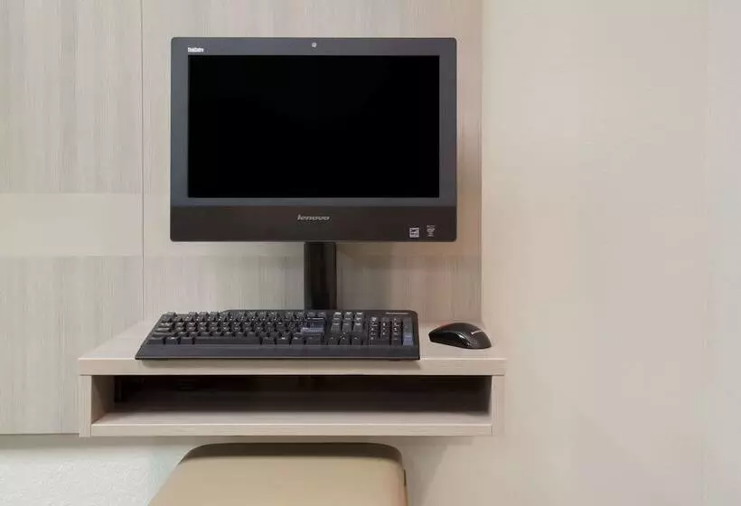 Microtel Inn & Suites By Wyndham Leesburg/mt Dora