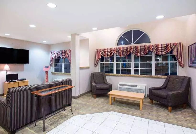 Microtel Inn & Suites By Wyndham Plattsburgh