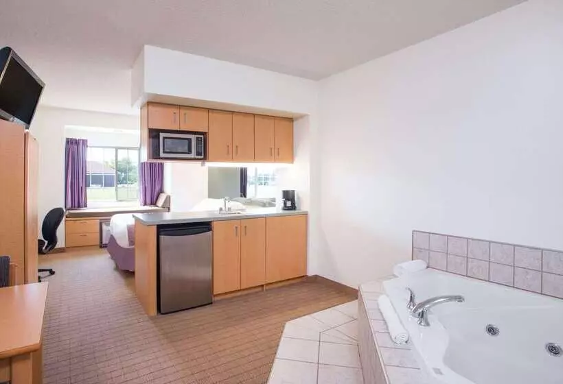 Microtel Inn & Suites By Wyndham Plattsburgh