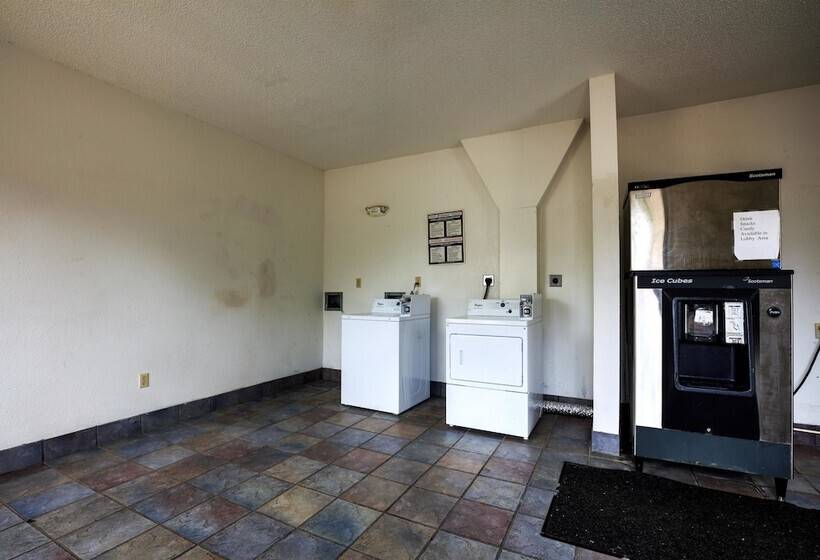 汽车旅馆 Super 7 Inn