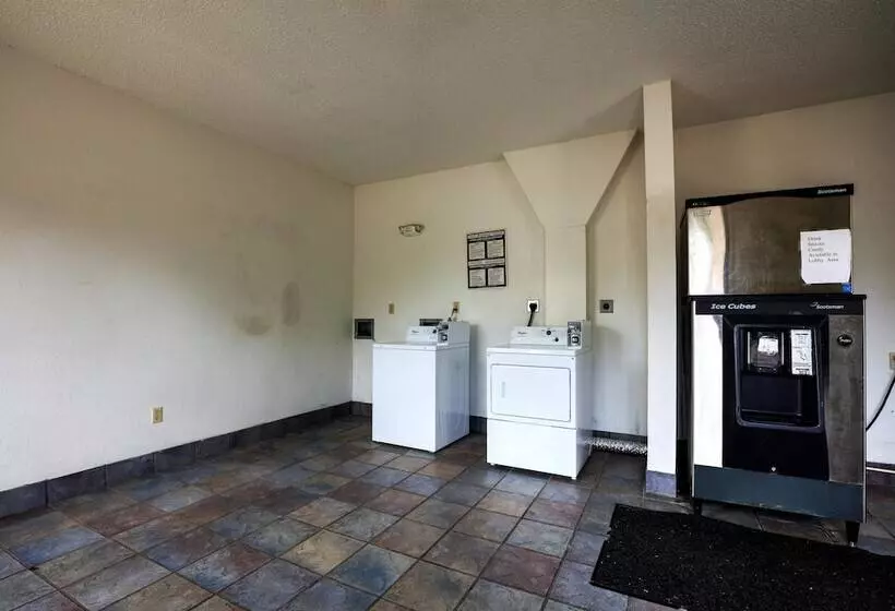 مُتل Super 7 Inn