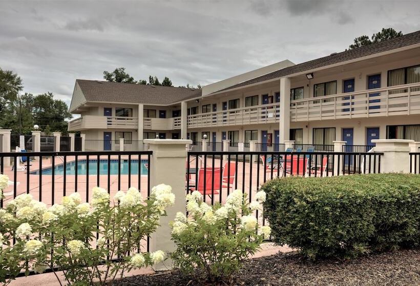 汽车旅馆 Super 7 Inn