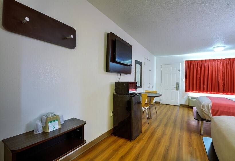 汽车旅馆 Super 7 Inn