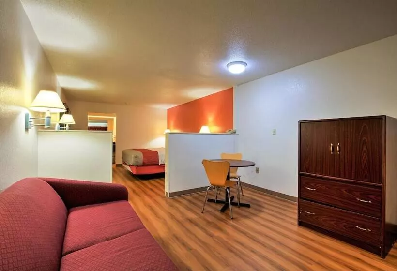 مُتل Super 7 Inn