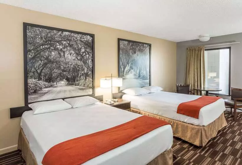 Motel Super 8 By Wyndham Adel Ga I 75