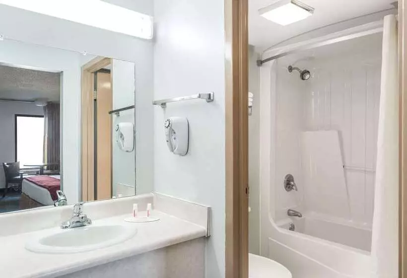 Motel Super 8 By Wyndham Adel Ga I 75