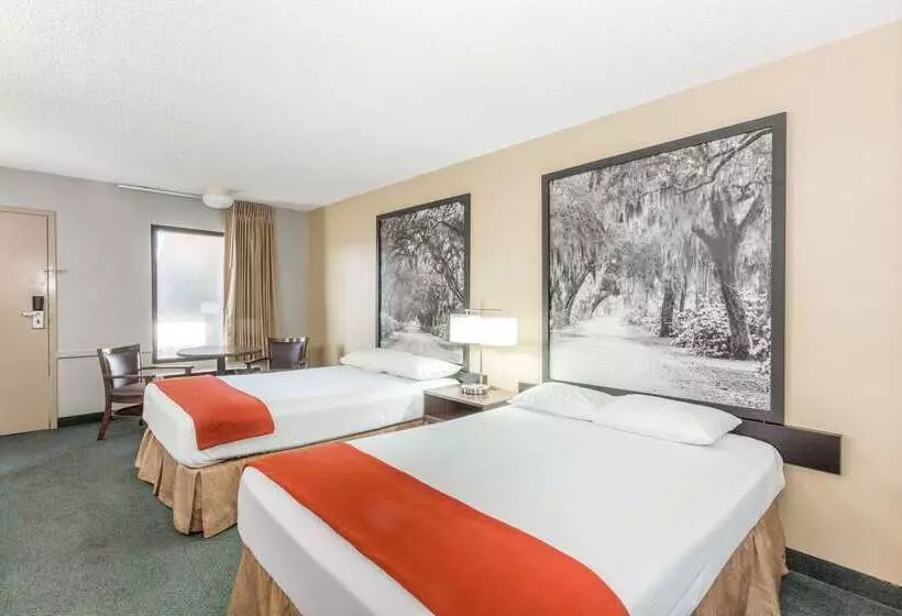 Motel Super 8 By Wyndham Adel Ga I 75