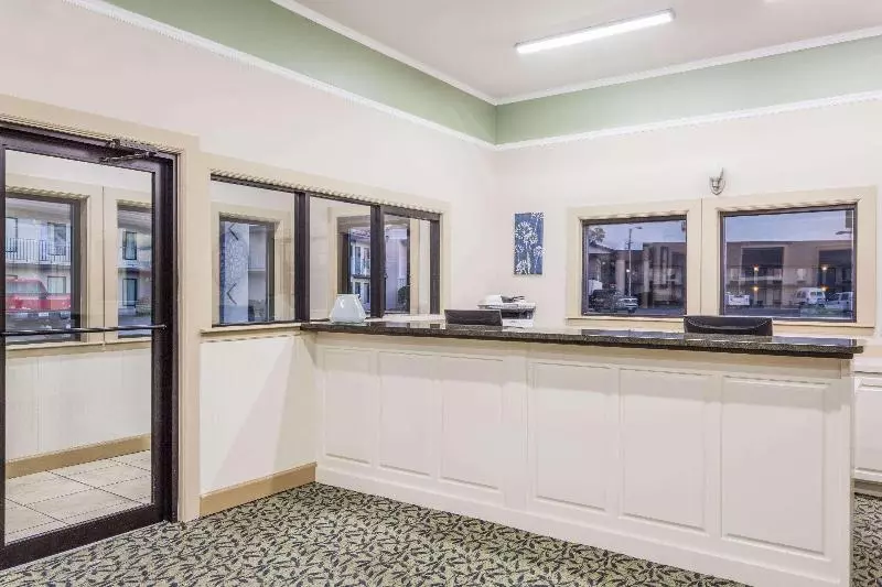 Motel Super 8 By Wyndham Adel Ga I 75