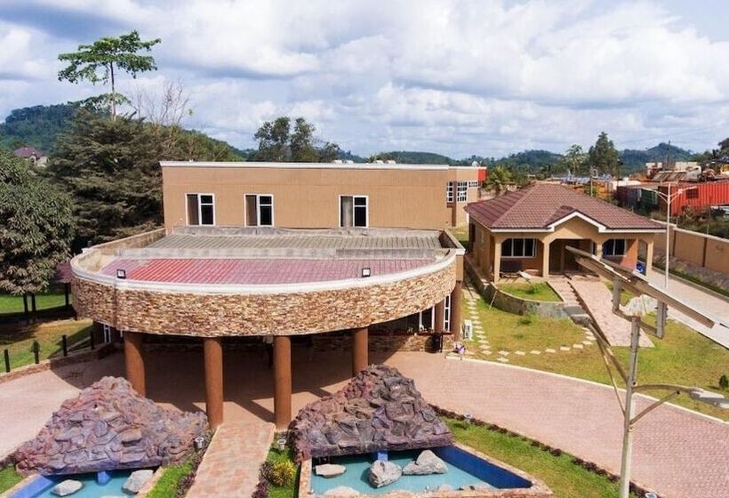 فندق Eagles Nest International