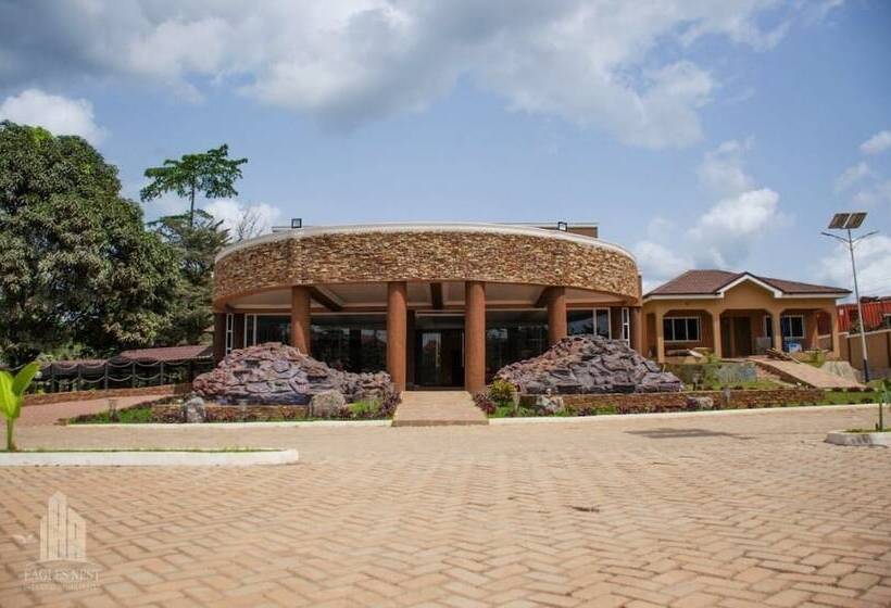 فندق Eagles Nest International