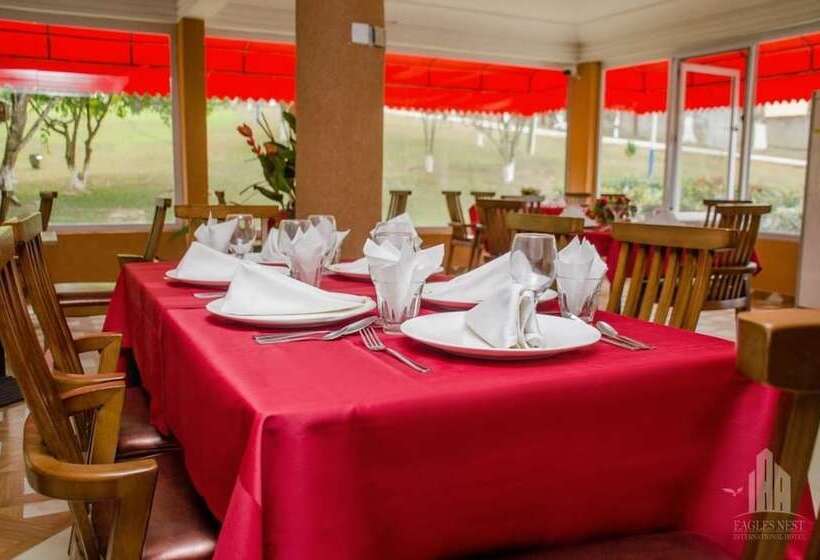 فندق Eagles Nest International