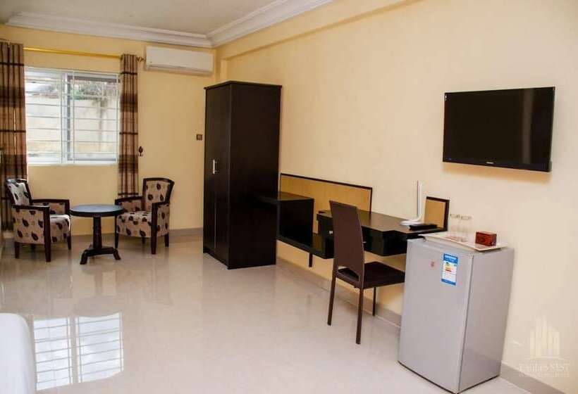 فندق Eagles Nest International