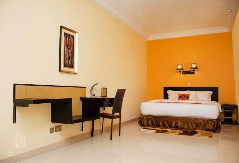 فندق Eagles Nest International