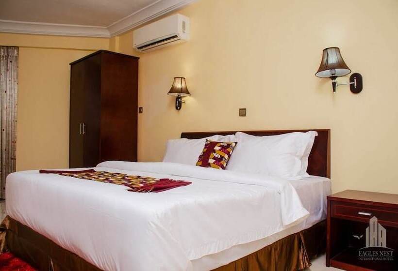 فندق Eagles Nest International