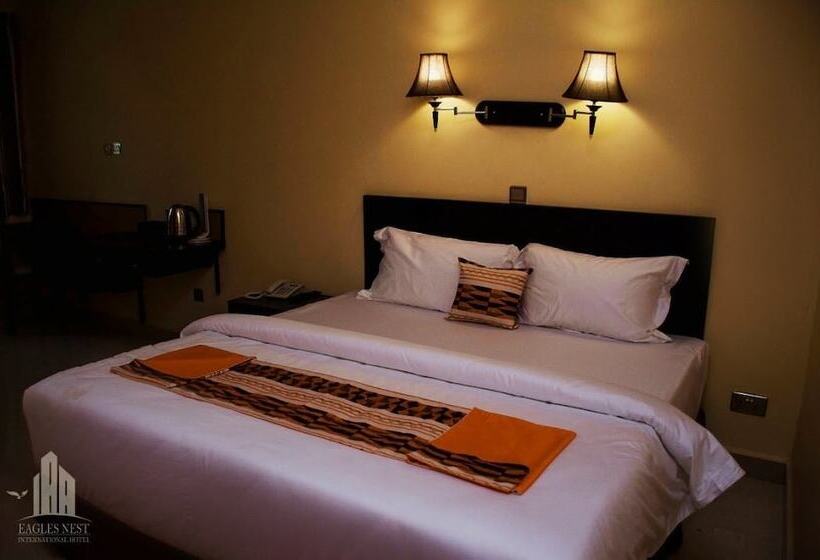 فندق Eagles Nest International