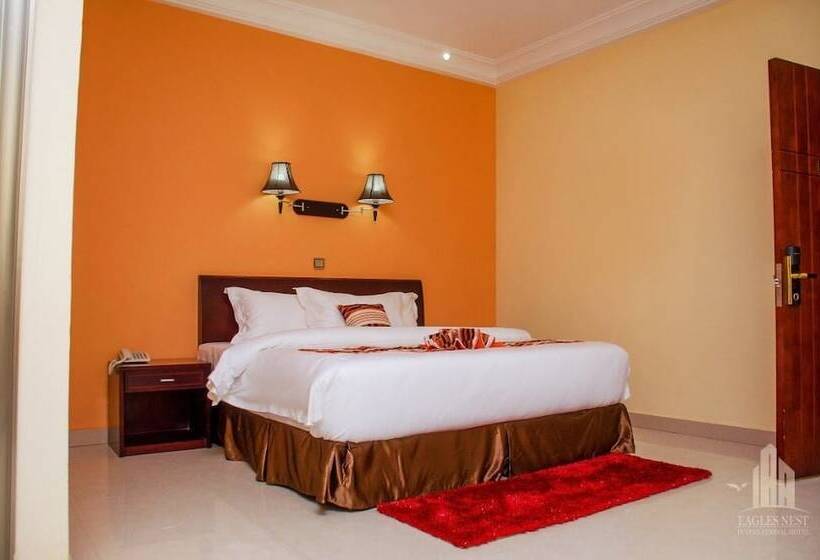 فندق Eagles Nest International