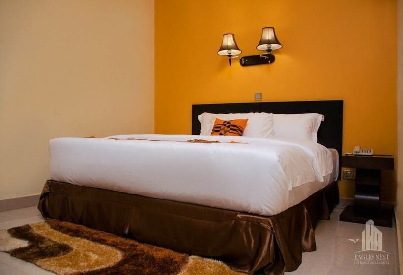 فندق Eagles Nest International