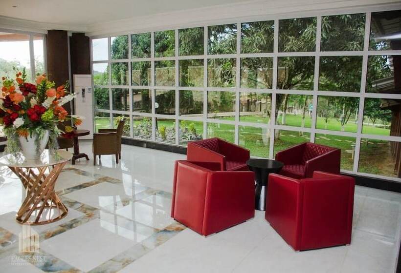 فندق Eagles Nest International