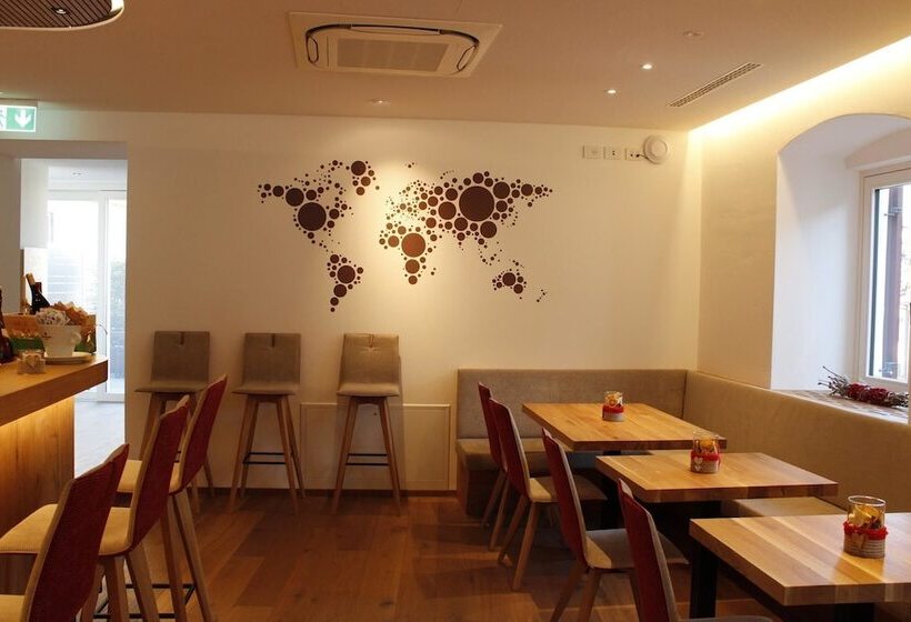 Отель Gasthof Zum Hirschen Margreid