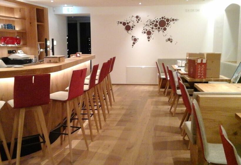 Отель Gasthof Zum Hirschen Margreid