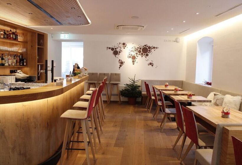 Отель Gasthof Zum Hirschen Margreid