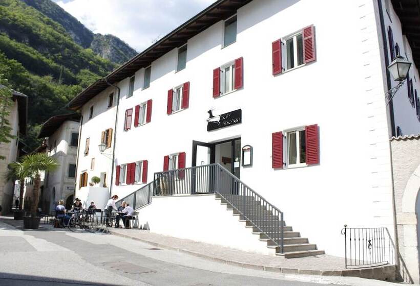 Отель Gasthof Zum Hirschen Margreid