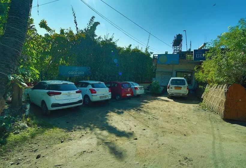 ホテル Goodluck Residency