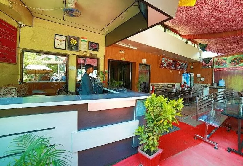 ホテル Goodluck Residency