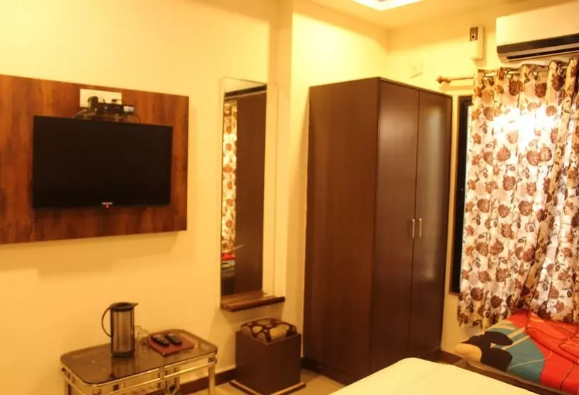 ホテル Goodluck Residency