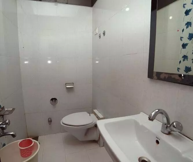 ホテル Goodluck Residency