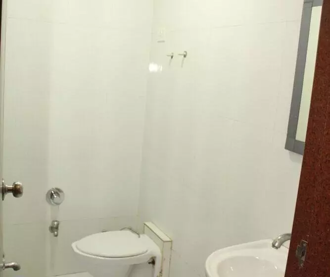 ホテル Goodluck Residency