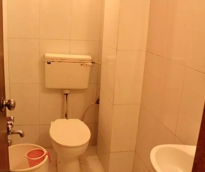 ホテル Goodluck Residency