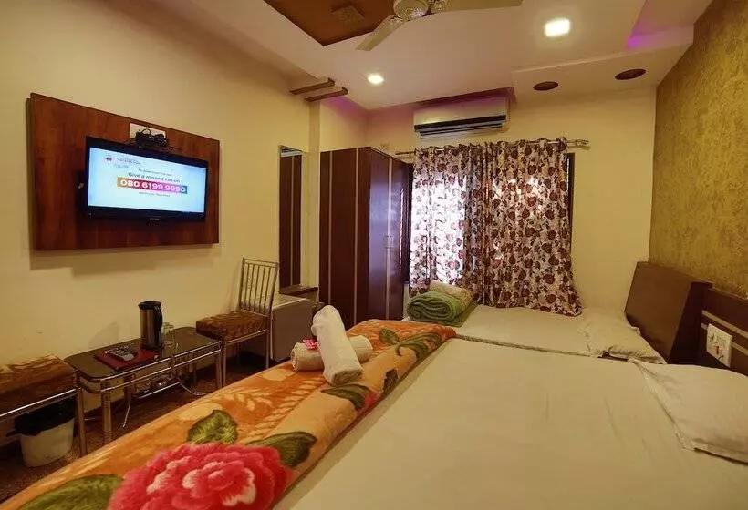 ホテル Goodluck Residency