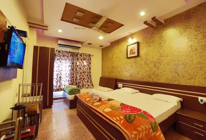 ホテル Goodluck Residency