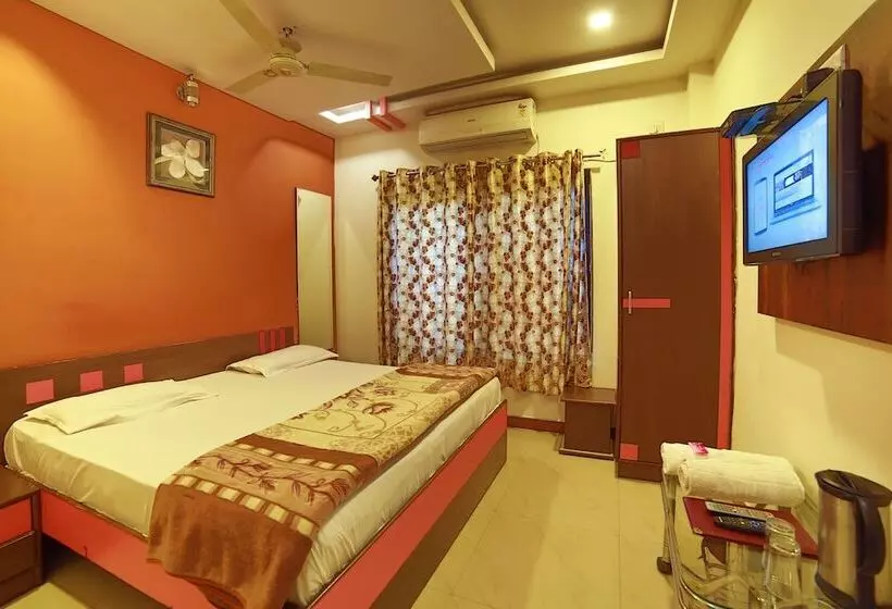 ホテル Goodluck Residency