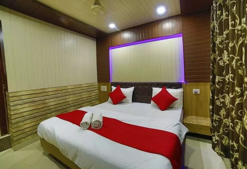 ホテル Goodluck Residency